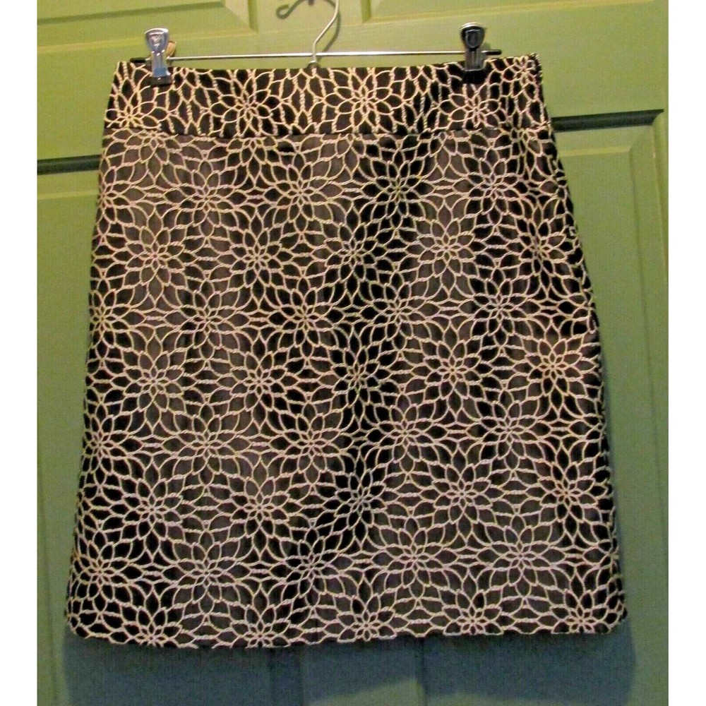 Ann Taylor Petite Black & White Embroidered Floral Lined Straight Skirt Size 6P